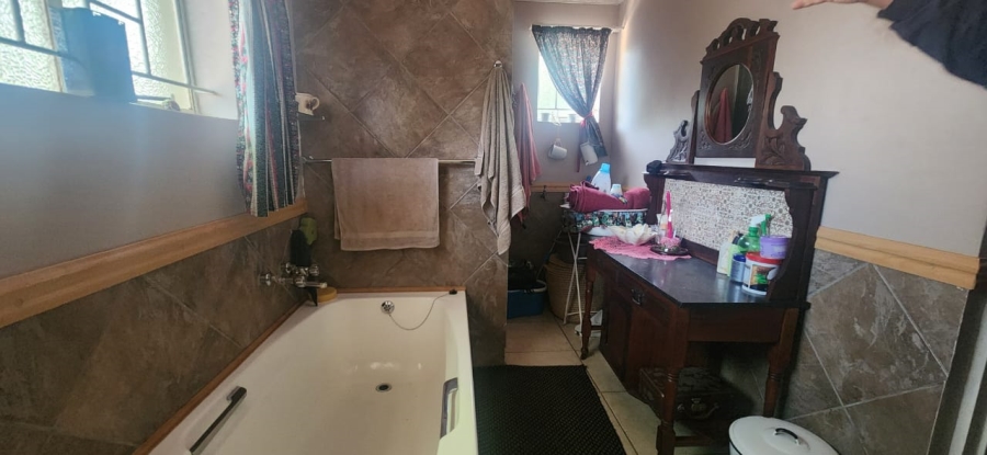 5 Bedroom Property for Sale in Standerton Mpumalanga