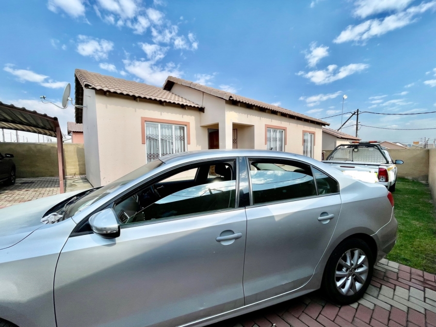 To Let 3 Bedroom Property for Rent in Hlalamandi Mpumalanga