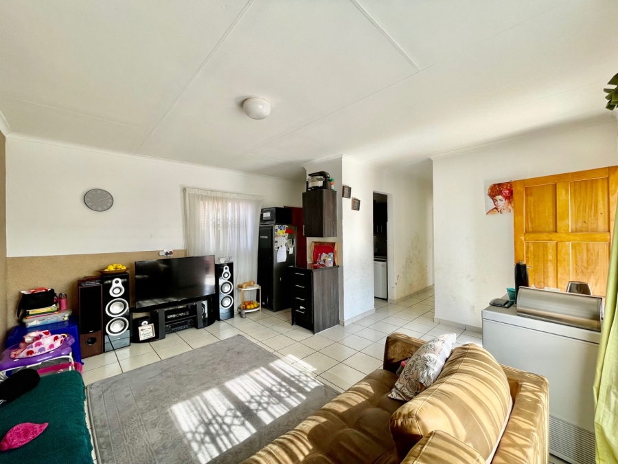 To Let 3 Bedroom Property for Rent in Hlalamandi Mpumalanga