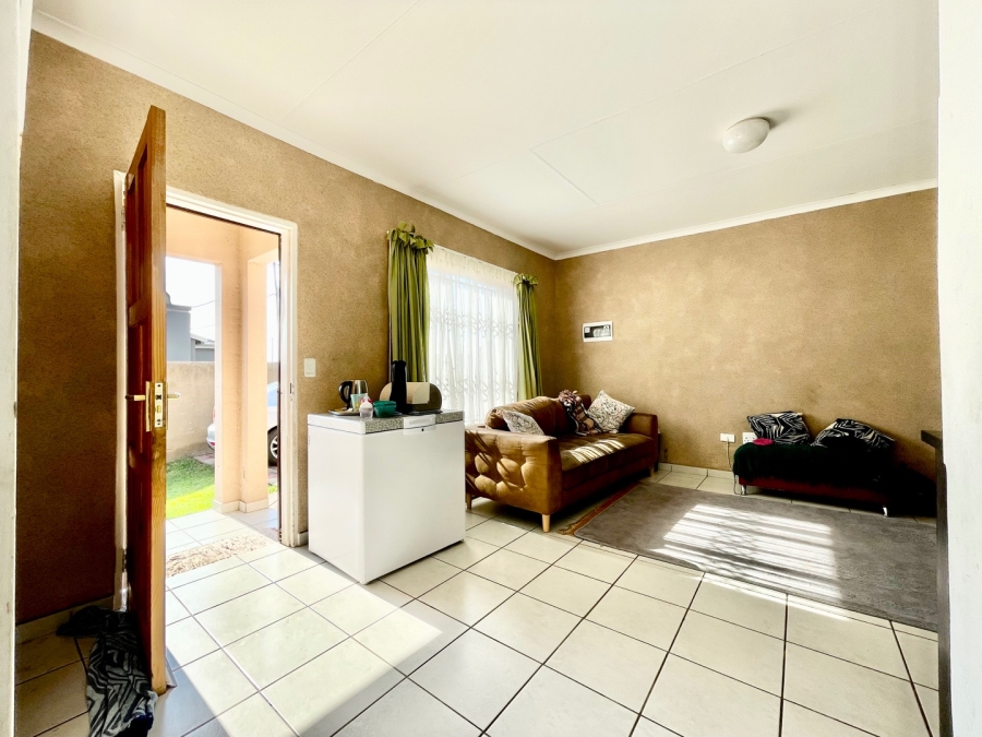 To Let 3 Bedroom Property for Rent in Hlalamandi Mpumalanga