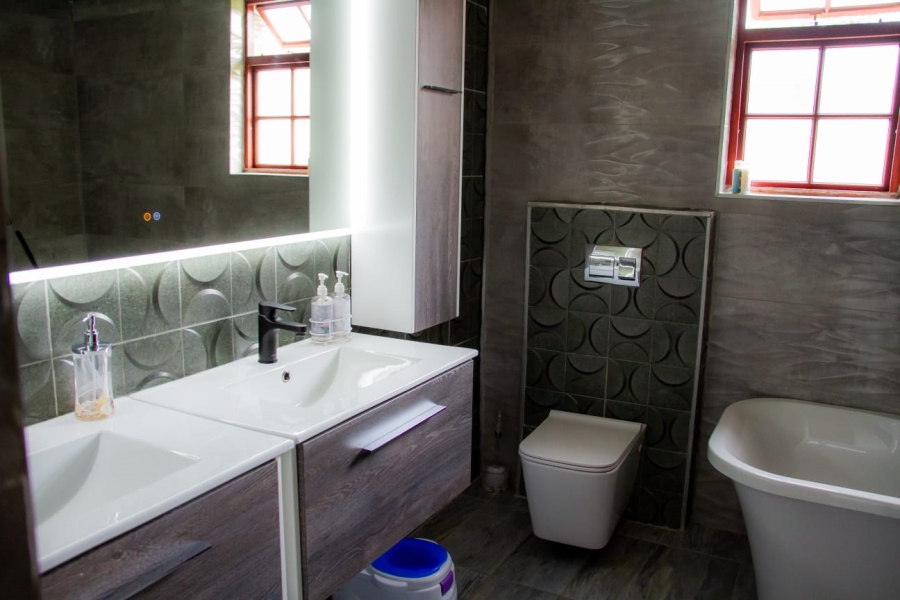 5 Bedroom Property for Sale in Meyerville Mpumalanga