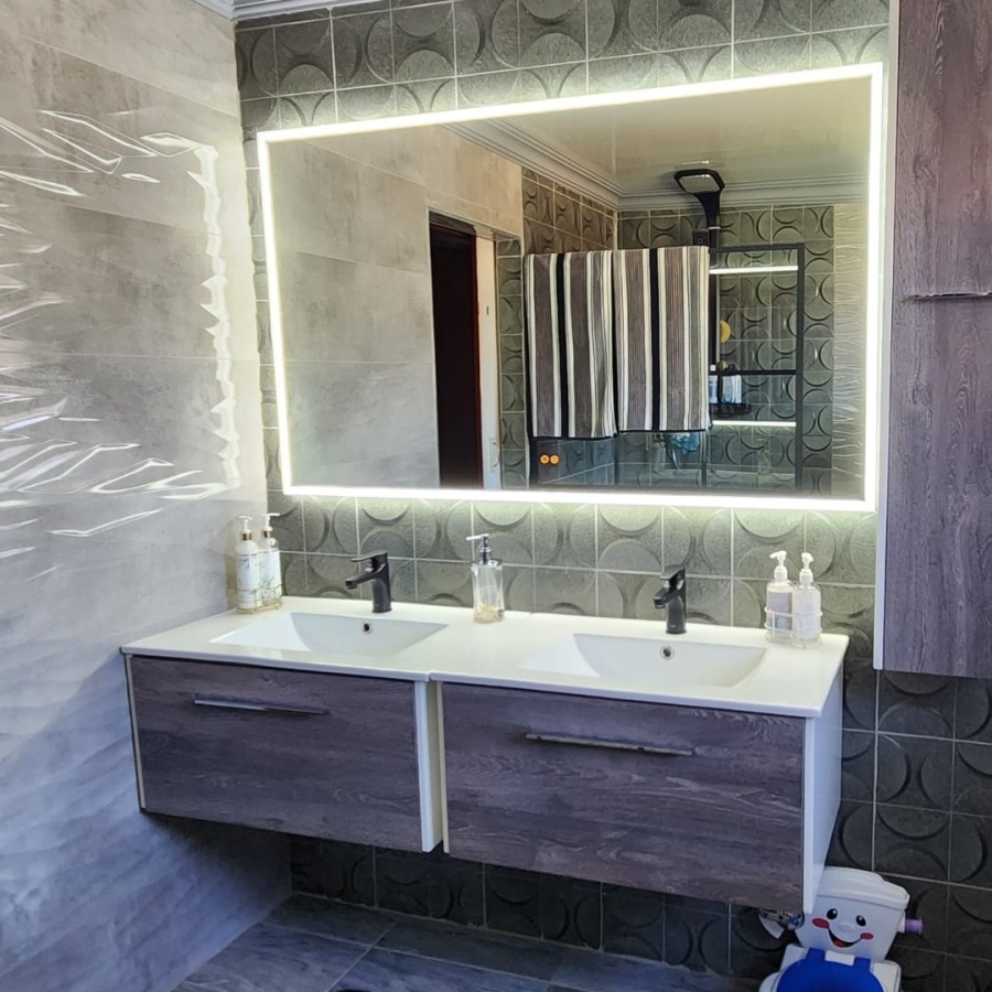 5 Bedroom Property for Sale in Meyerville Mpumalanga