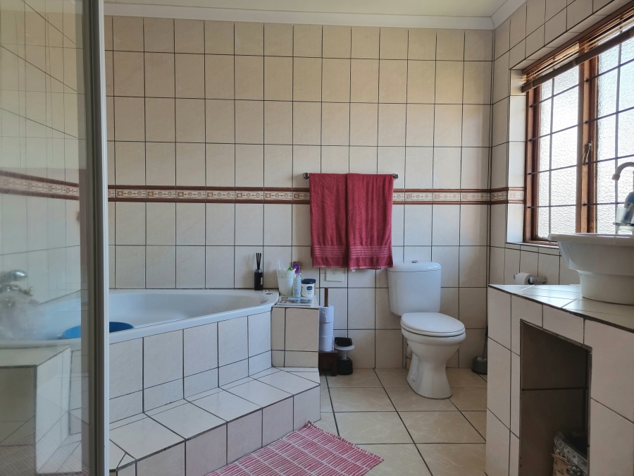 4 Bedroom Property for Sale in White River Ext 18 Mpumalanga