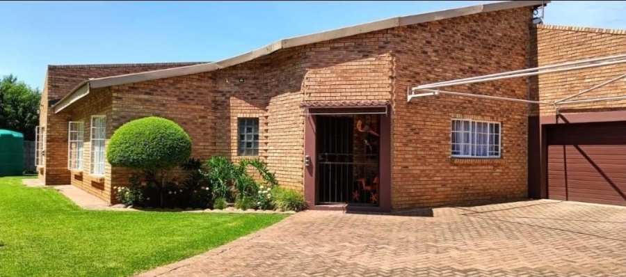 4 Bedroom Property for Sale in Eloff Mpumalanga