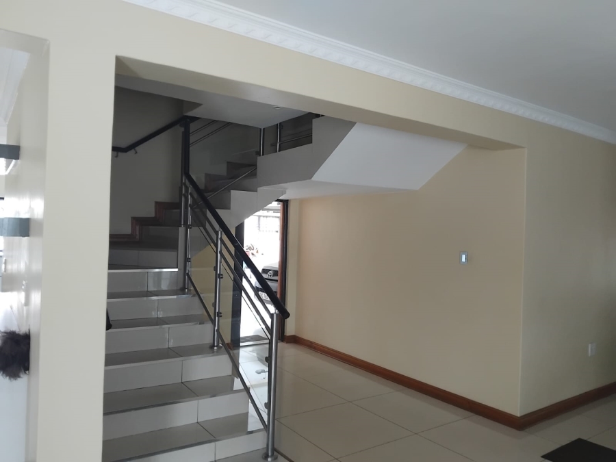 7 Bedroom Property for Sale in Reyno Ridge Mpumalanga