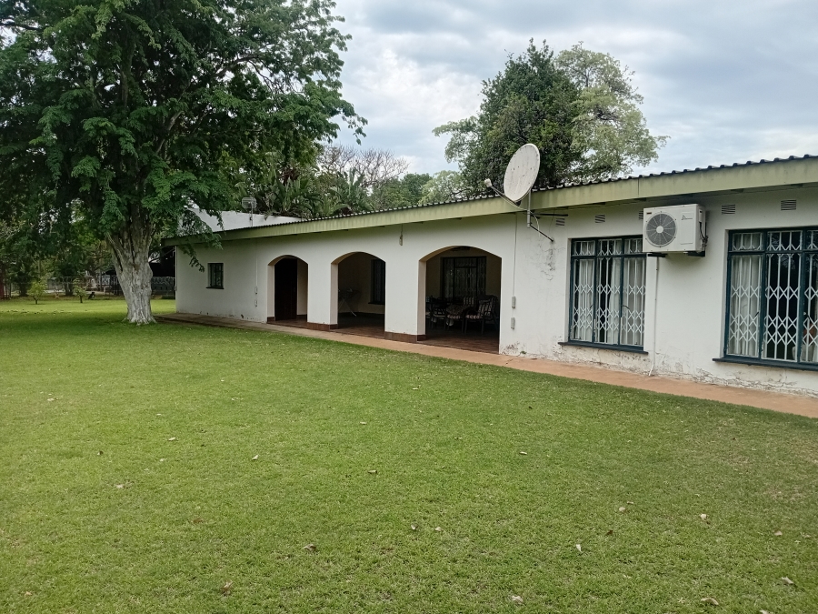 4 Bedroom Property for Sale in Hectorspruit Mpumalanga