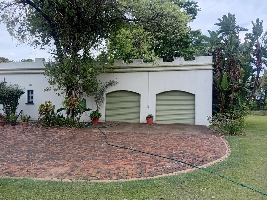 4 Bedroom Property for Sale in Hectorspruit Mpumalanga