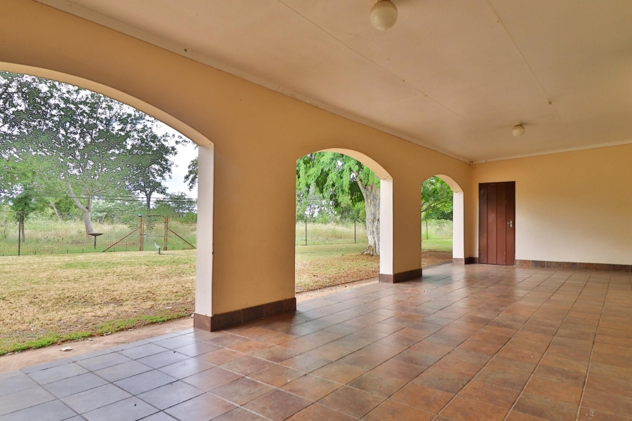 4 Bedroom Property for Sale in Hectorspruit Mpumalanga