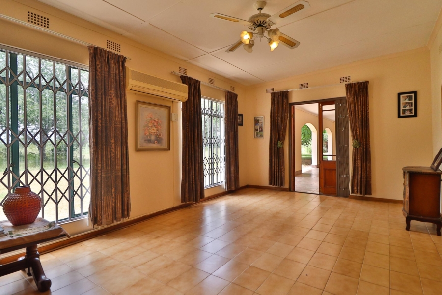 4 Bedroom Property for Sale in Hectorspruit Mpumalanga