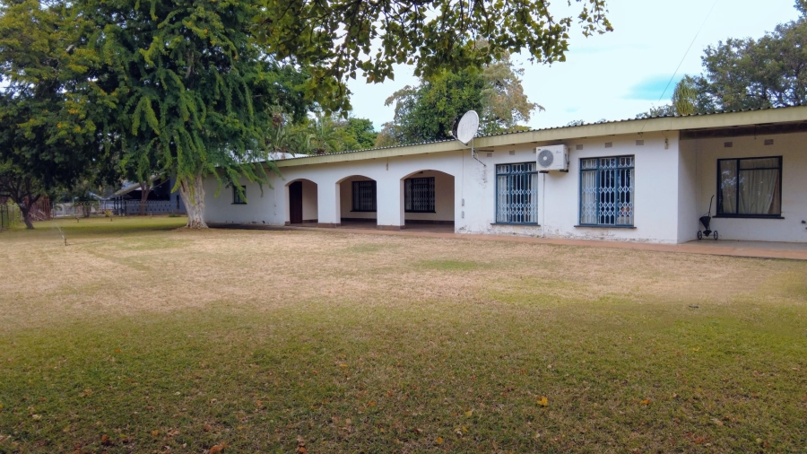 4 Bedroom Property for Sale in Hectorspruit Mpumalanga