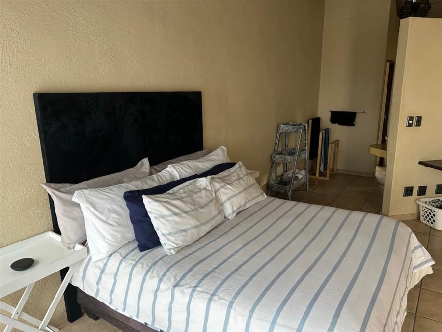 1 Bedroom Property for Sale in West Acres Mpumalanga