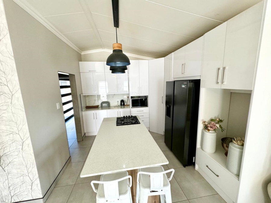 4 Bedroom Property for Sale in Suidheuwel Mpumalanga