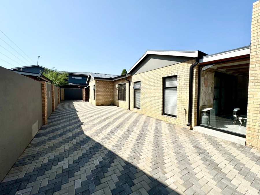 4 Bedroom Property for Sale in Suidheuwel Mpumalanga