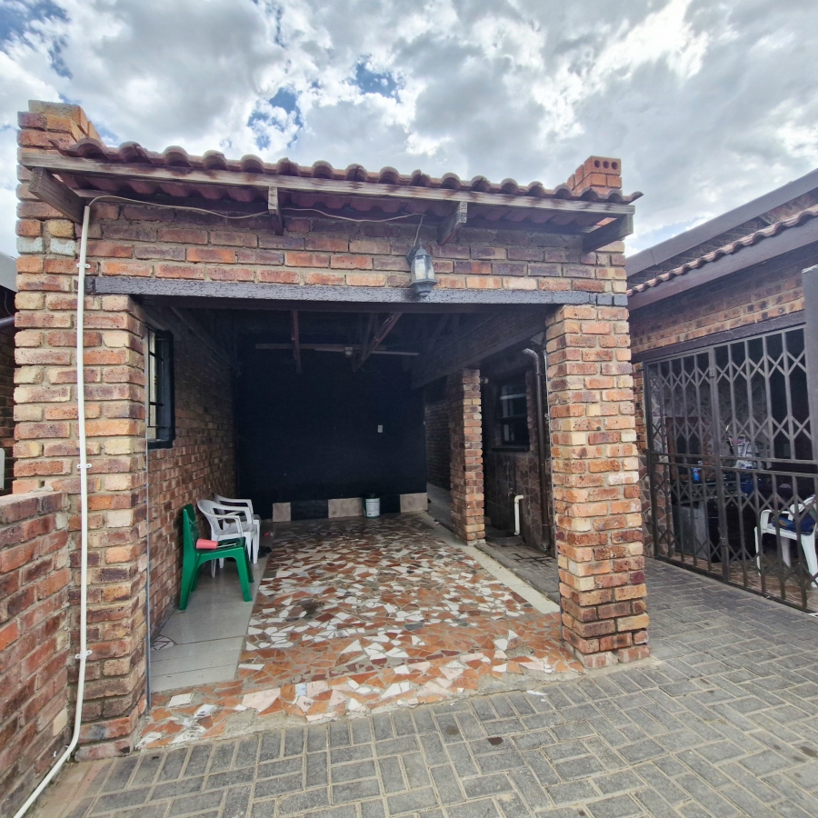 3 Bedroom Property for Sale in Embalenhle Mpumalanga