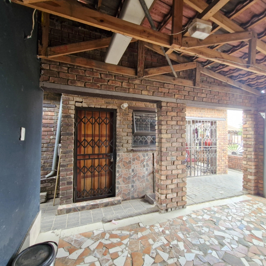 3 Bedroom Property for Sale in Embalenhle Mpumalanga