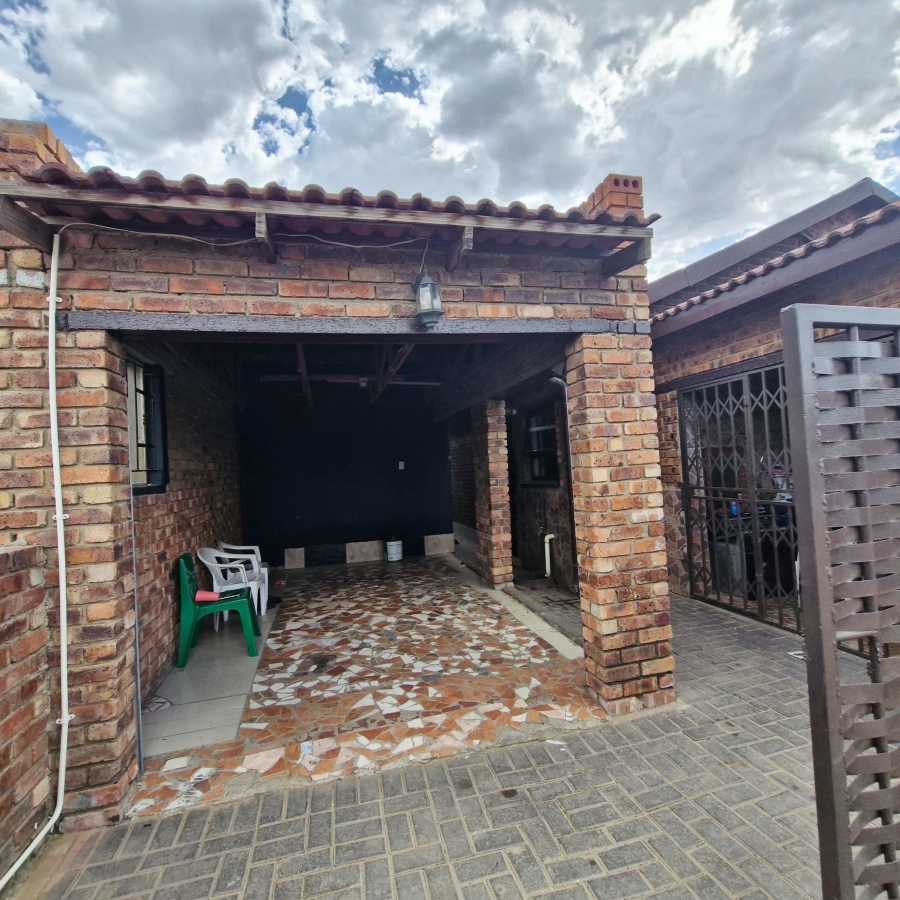 3 Bedroom Property for Sale in Embalenhle Mpumalanga