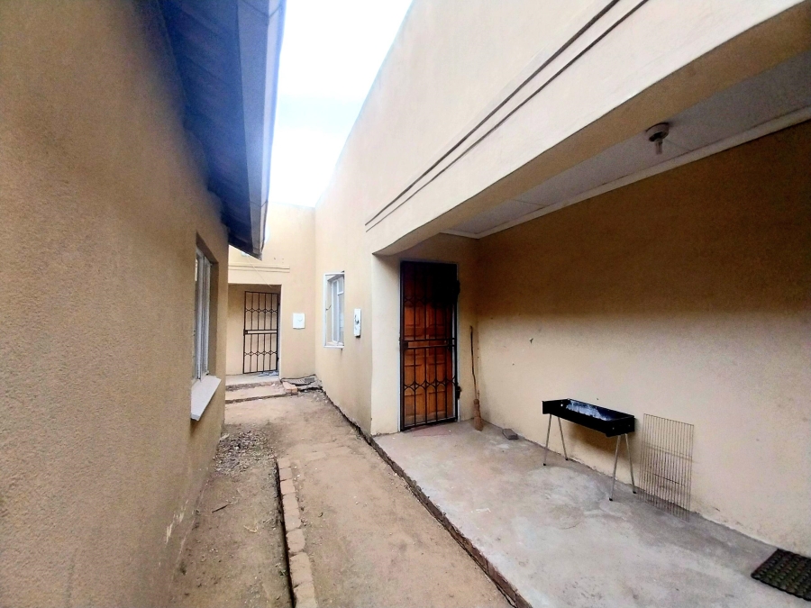 2 Bedroom Property for Sale in Embalenhle Mpumalanga