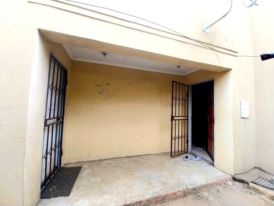 2 Bedroom Property for Sale in Embalenhle Mpumalanga