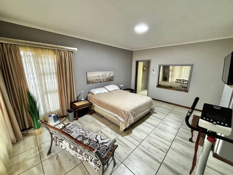 5 Bedroom Property for Sale in Secunda Mpumalanga