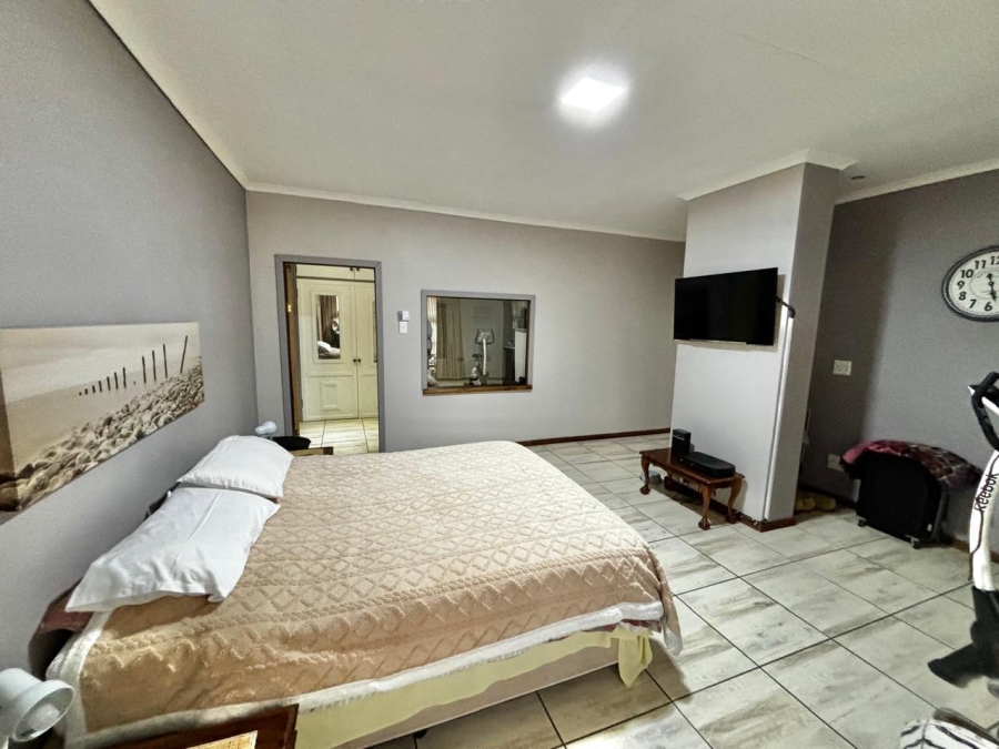 5 Bedroom Property for Sale in Secunda Mpumalanga