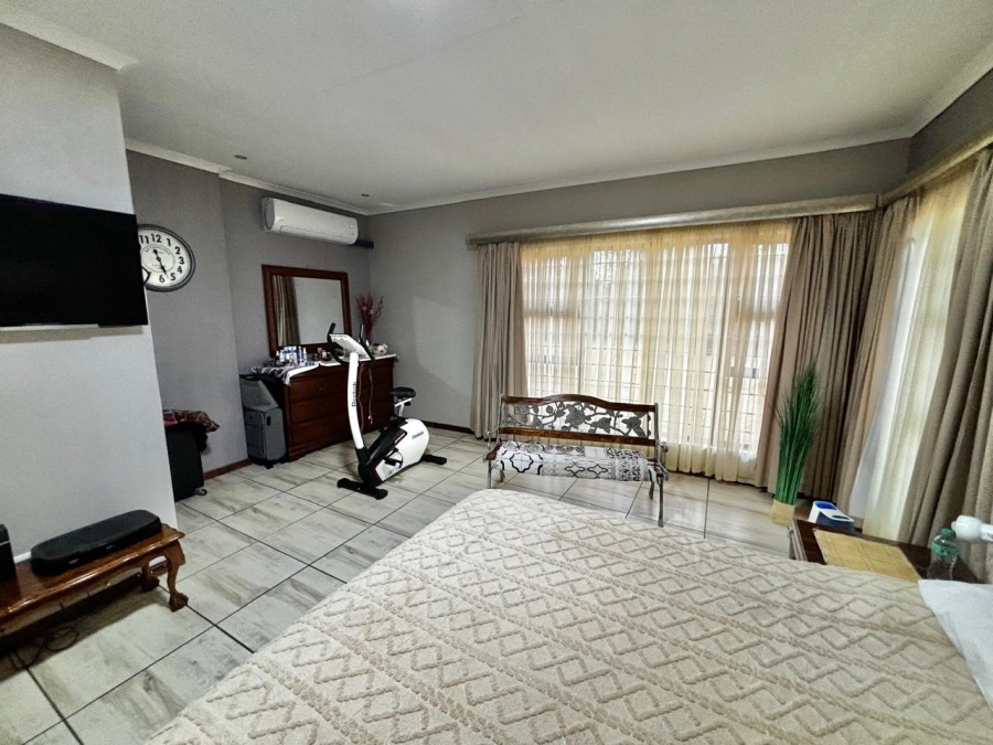 5 Bedroom Property for Sale in Secunda Mpumalanga