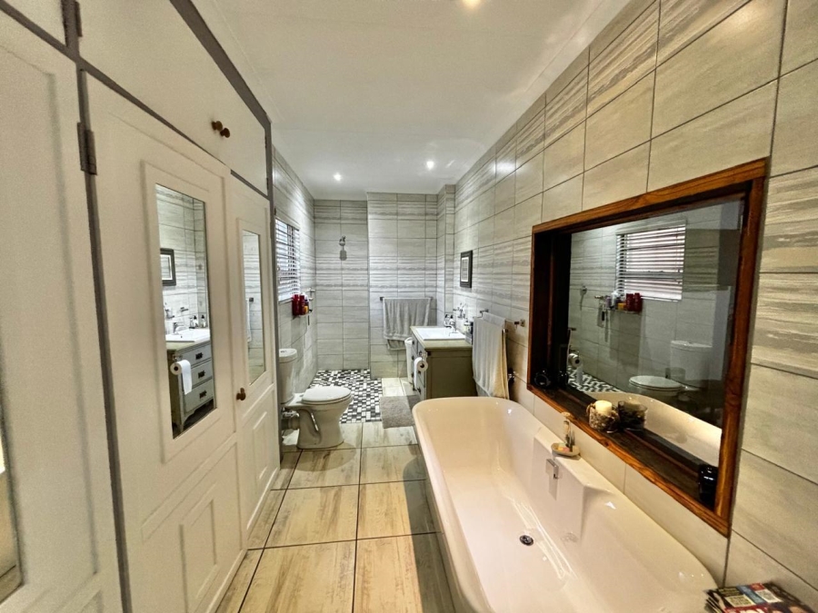 5 Bedroom Property for Sale in Secunda Mpumalanga