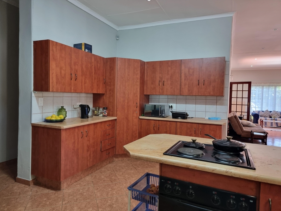 8 Bedroom Property for Sale in White River Ext 9 Mpumalanga