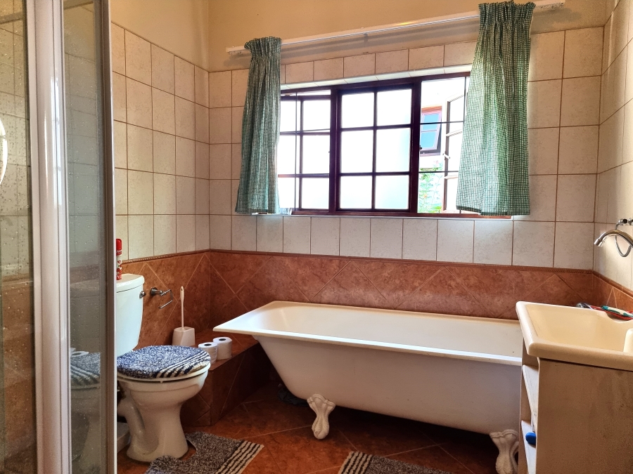 8 Bedroom Property for Sale in White River Ext 9 Mpumalanga