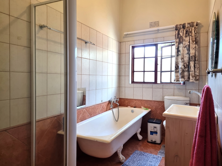 8 Bedroom Property for Sale in White River Ext 9 Mpumalanga