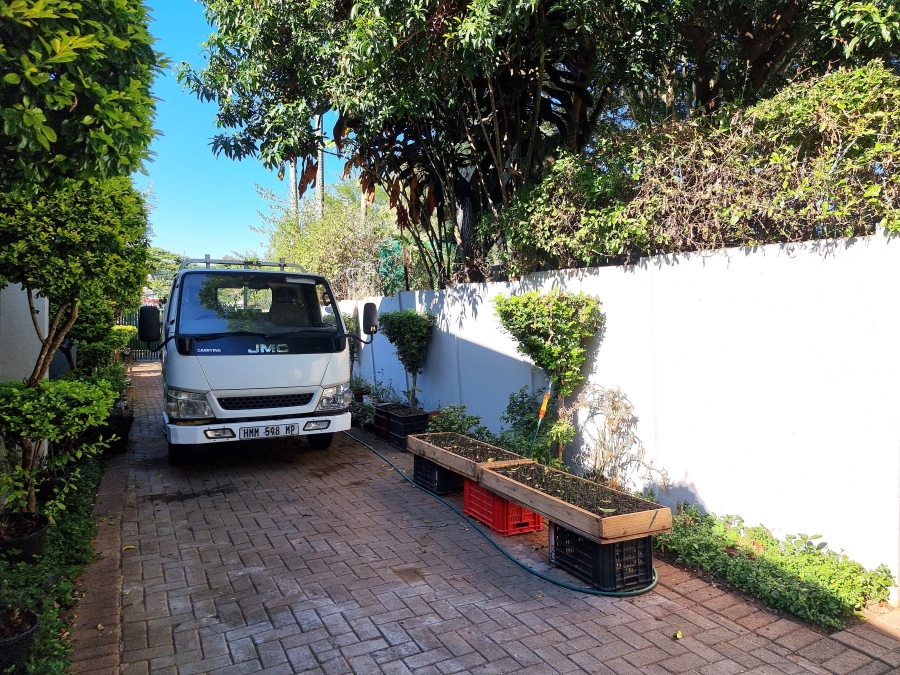 8 Bedroom Property for Sale in White River Ext 9 Mpumalanga