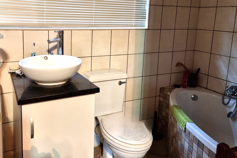 8 Bedroom Property for Sale in White River Ext 9 Mpumalanga