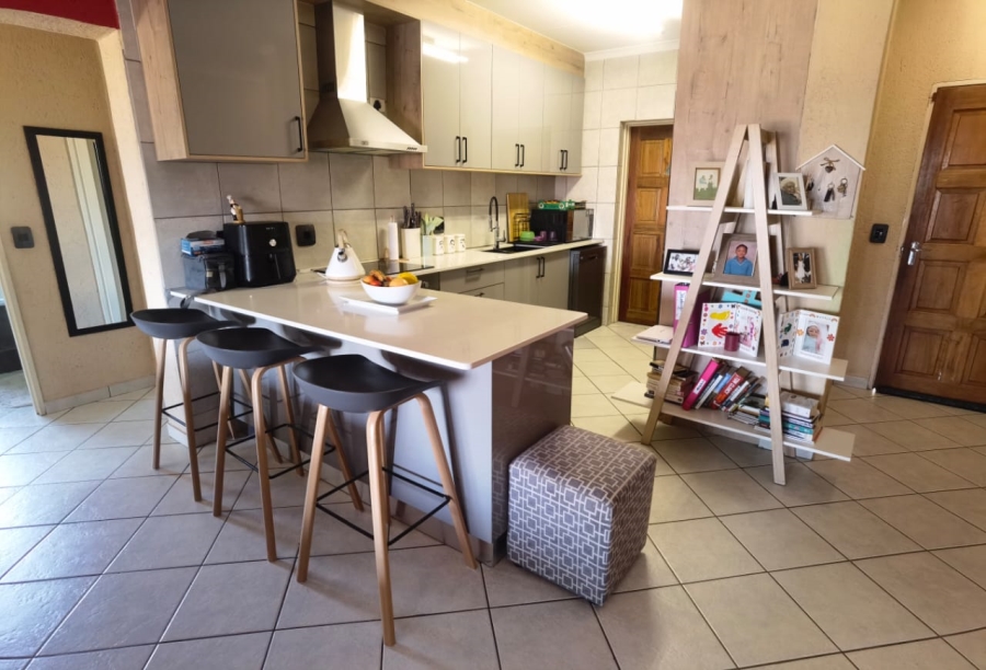 2 Bedroom Property for Sale in Stonehenge Mpumalanga