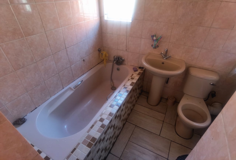 4 Bedroom Property for Sale in Kamagugu Mpumalanga