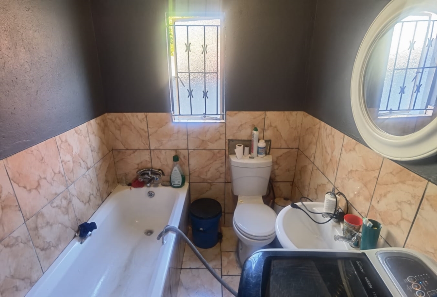 4 Bedroom Property for Sale in Kamagugu Mpumalanga