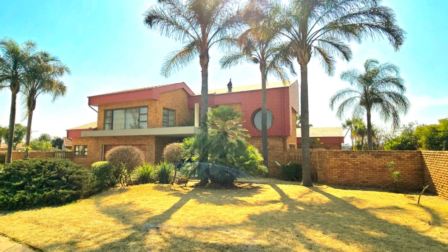 4 Bedroom Property for Sale in Pine Ridge Mpumalanga