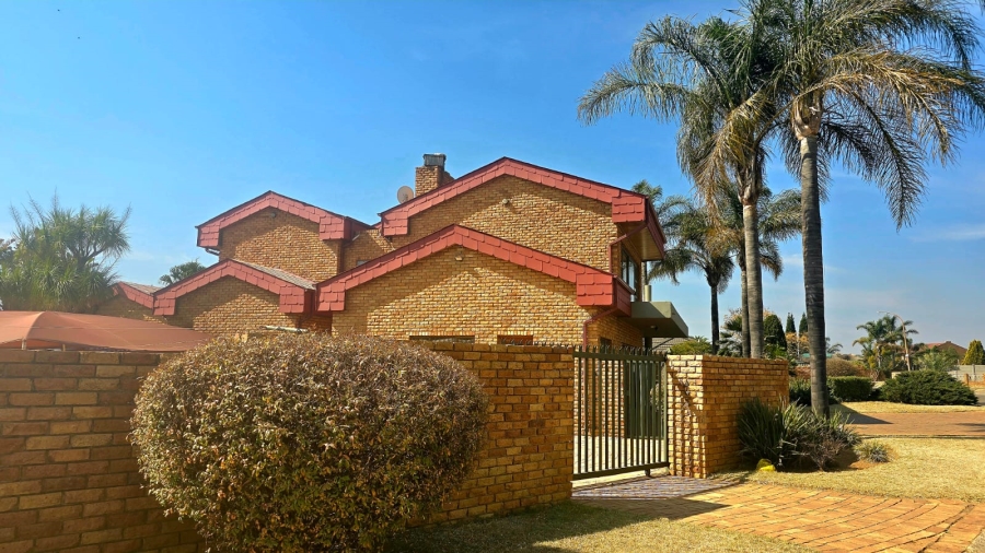 4 Bedroom Property for Sale in Pine Ridge Mpumalanga