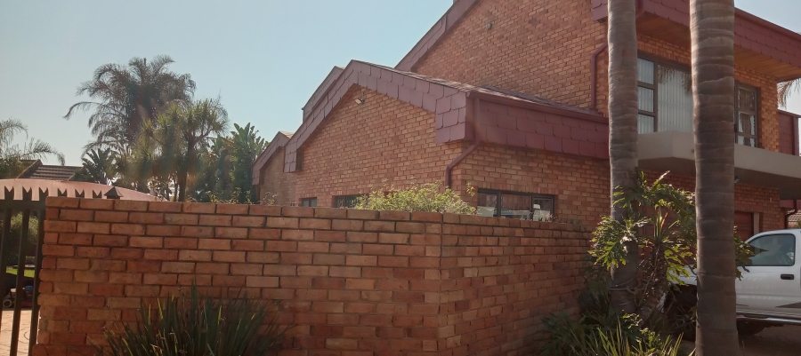 4 Bedroom Property for Sale in Pine Ridge Mpumalanga