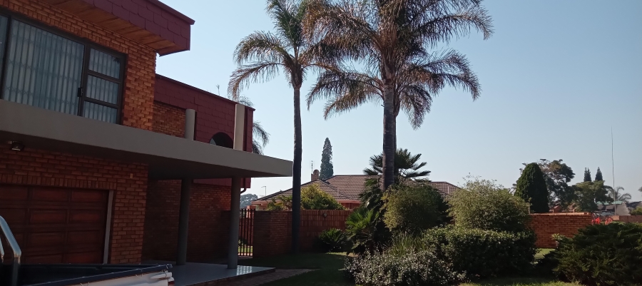 4 Bedroom Property for Sale in Pine Ridge Mpumalanga
