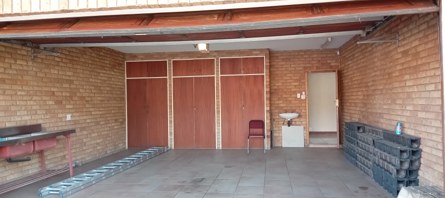 4 Bedroom Property for Sale in Pine Ridge Mpumalanga