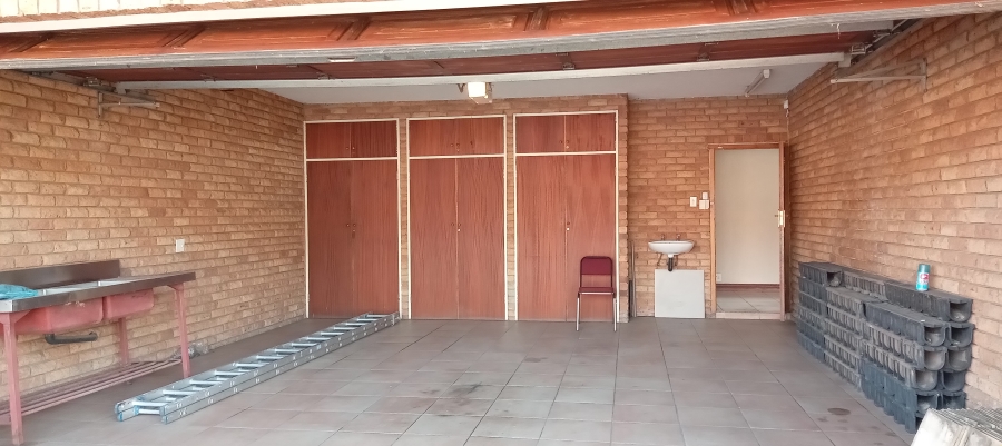 4 Bedroom Property for Sale in Pine Ridge Mpumalanga