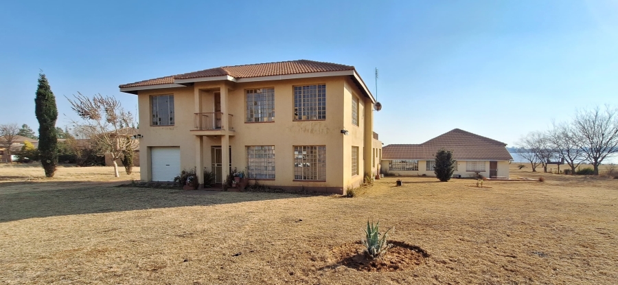 7 Bedroom Property for Sale in Golden Mile Mpumalanga