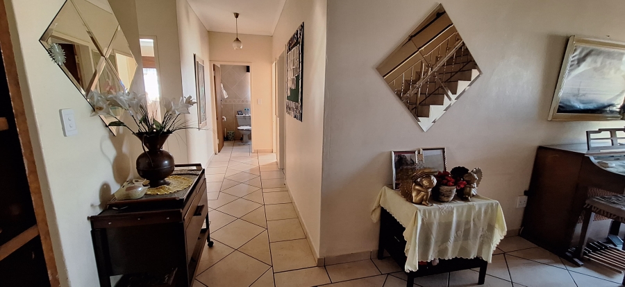 7 Bedroom Property for Sale in Golden Mile Mpumalanga