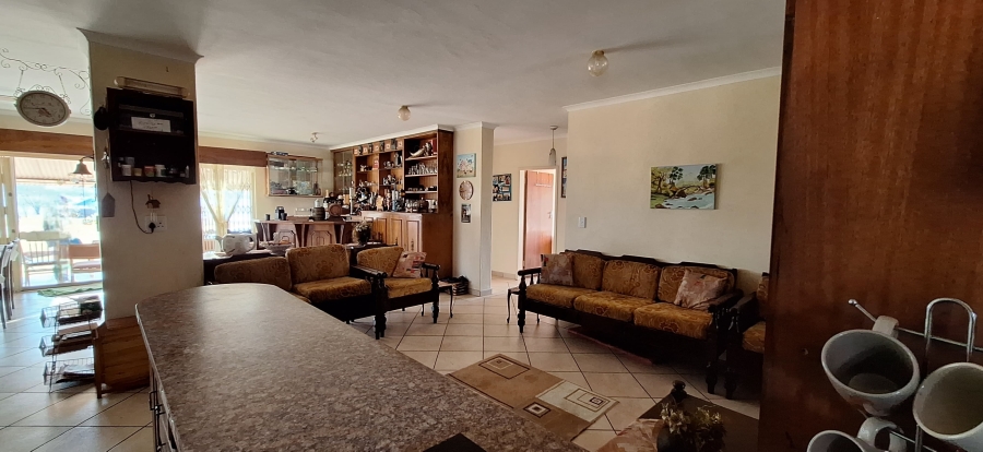 7 Bedroom Property for Sale in Golden Mile Mpumalanga