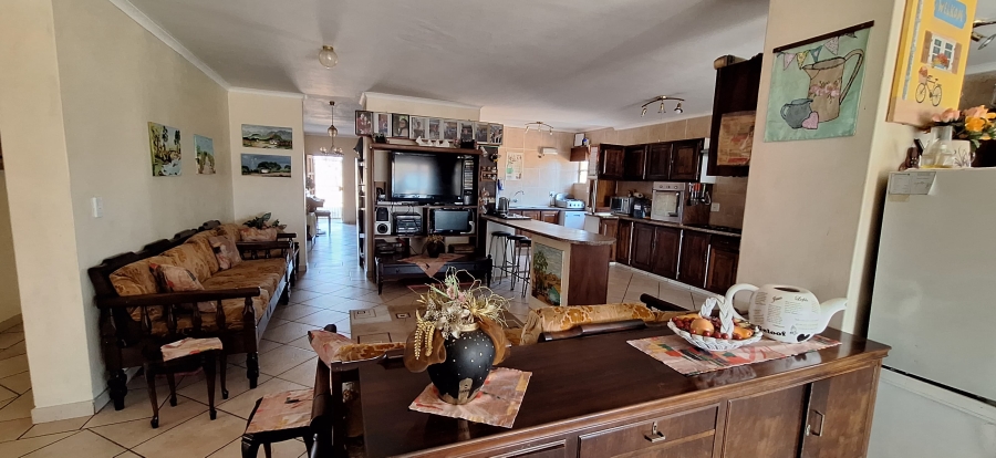 7 Bedroom Property for Sale in Golden Mile Mpumalanga