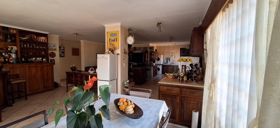 7 Bedroom Property for Sale in Golden Mile Mpumalanga