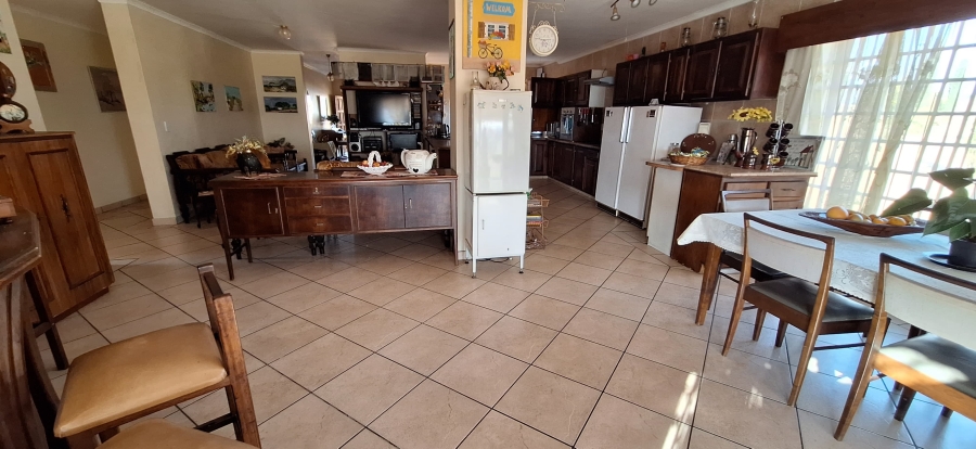 7 Bedroom Property for Sale in Golden Mile Mpumalanga