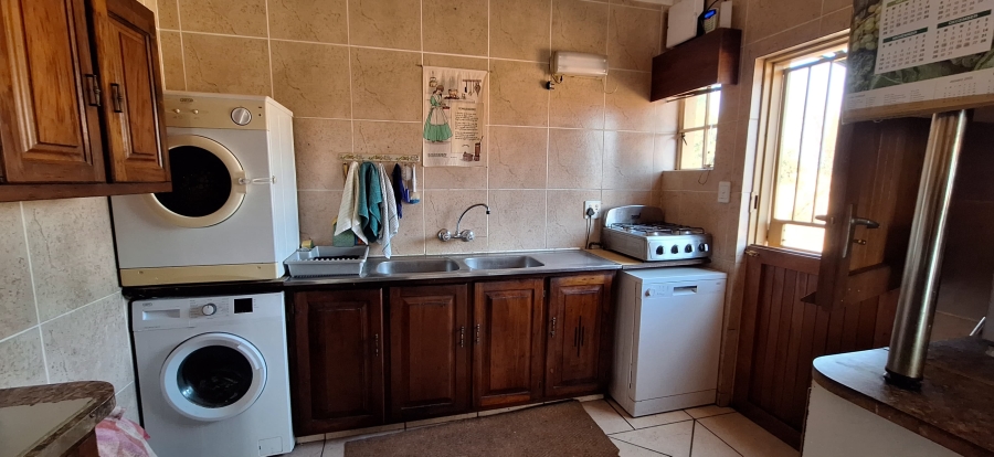 7 Bedroom Property for Sale in Golden Mile Mpumalanga