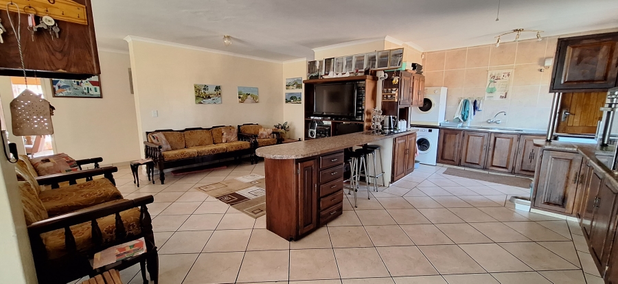 7 Bedroom Property for Sale in Golden Mile Mpumalanga