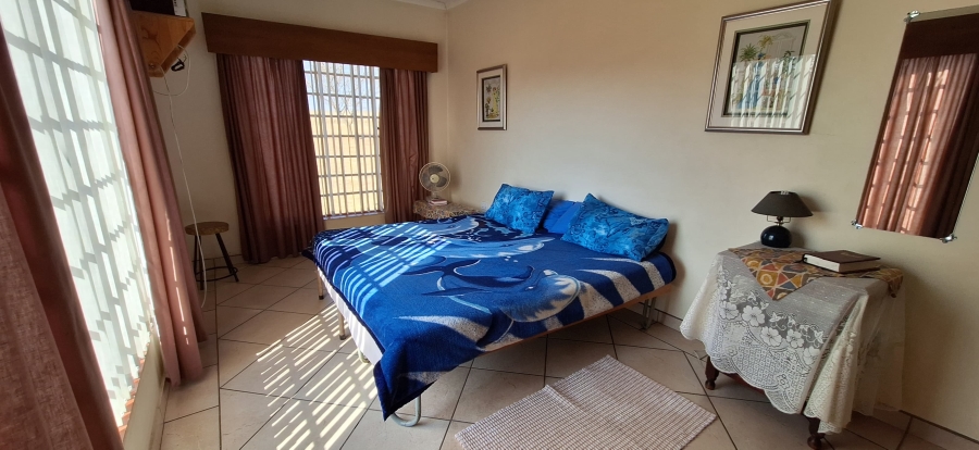 7 Bedroom Property for Sale in Golden Mile Mpumalanga
