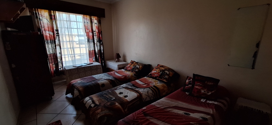 7 Bedroom Property for Sale in Golden Mile Mpumalanga